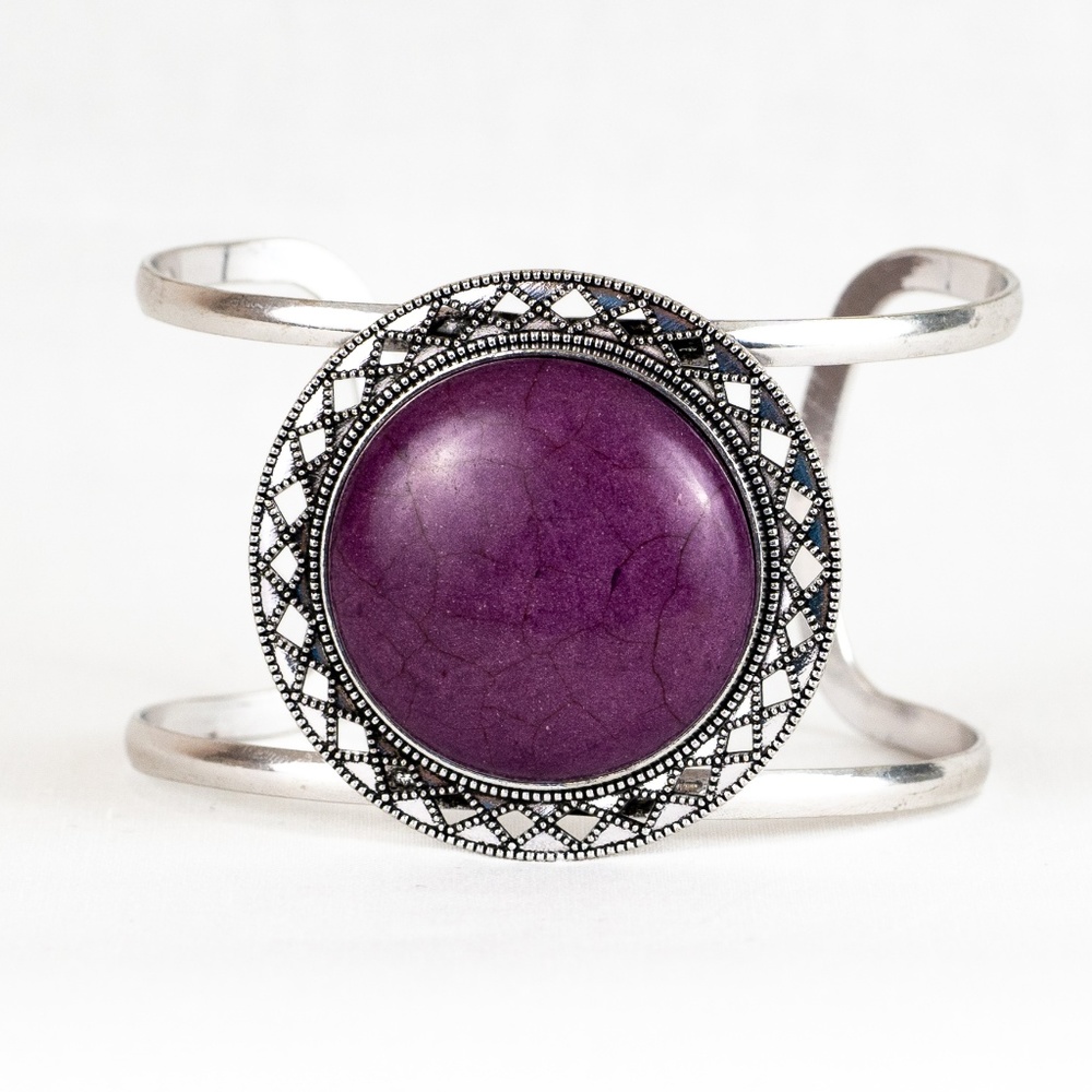 Cuff with purple stone
